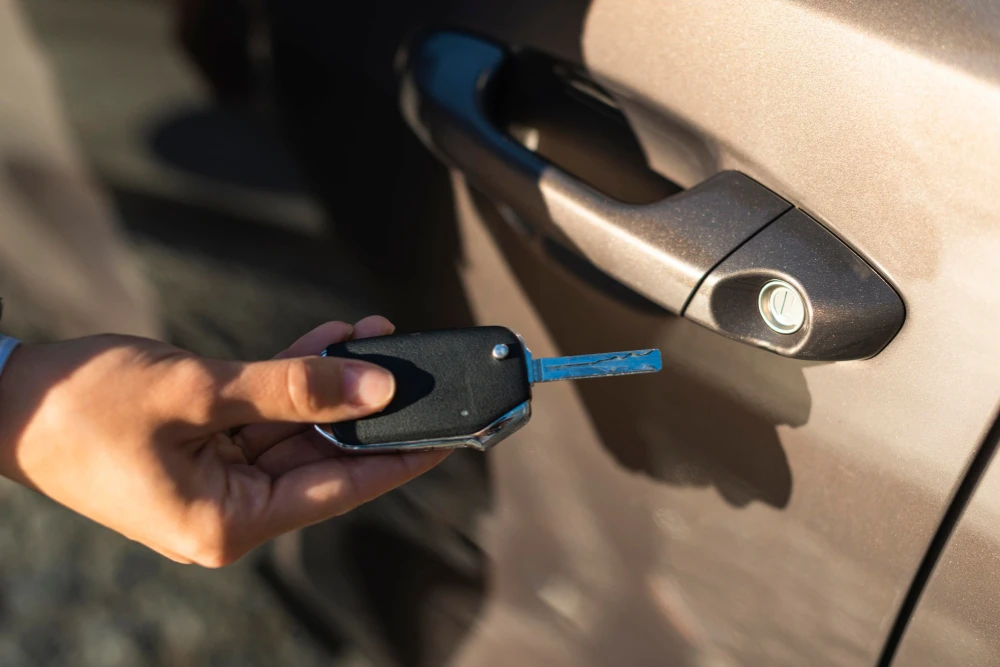 Automotive locksmith